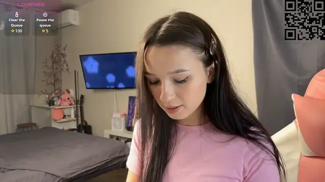 ella simons online show from 11/02/25, 12:15