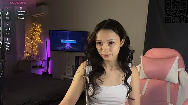 ella simons online show from 11/23/25, 01:04