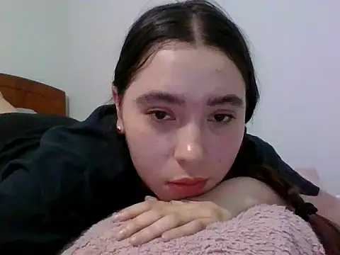 Snapshot of Anni_123456 chatting on 10/19/25, 05:26 Anni 123456 online show from 10/19/25, 05:26