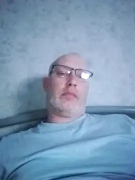 Cedric7653 online show from 10/29/25, 01:15