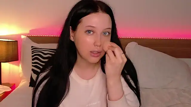 Felicia Herceg online show from 11/08/25, 11:19