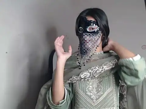 Hottie hania online show from 02/04/26, 05:30