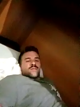 Snapshot of Camionista121998 chatting on 11/10/25, 06:35 Camionista121998 online show from 11/10/25, 06:35