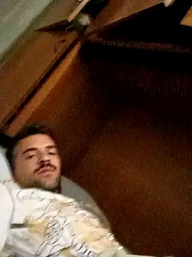 Snapshot of Camionista121998 chatting on 11/13/25, 01:31 Camionista121998 online show from 11/13/25, 01:31