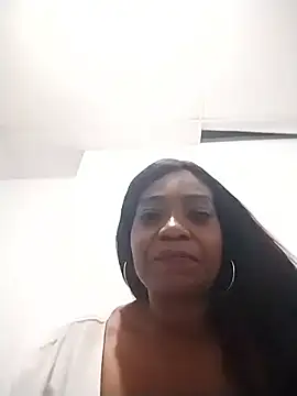Snapshot of laseducida chatting on 10/26/25, 11:27 laseducida online show from 10/26/25, 11:27