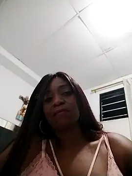 Snapshot of laseducida chatting on 10/26/25, 03:29 laseducida online show from 10/26/25, 03:29