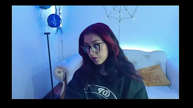 Elizabeth Loren online show from 10/21/25, 01:21