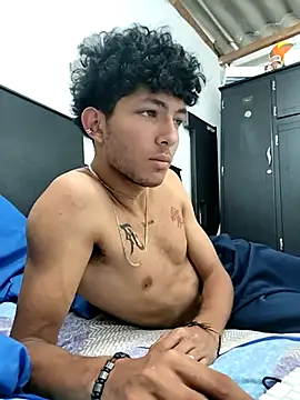 LyliaWood online show from 10/25/25, 07:47