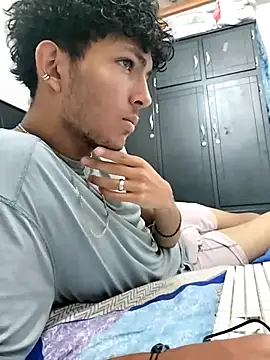 LyliaWood online show from 10/26/25, 09:04