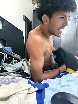 LyliaWood online show from 10/28/25, 12:55