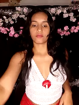 Snapshot of florstone chatting on 10/22/25, 05:18 florstone online show from 10/22/25, 05:18