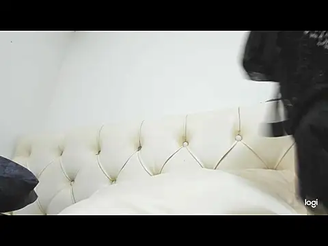 Mel rooss online show from 03/18/26, 05:58