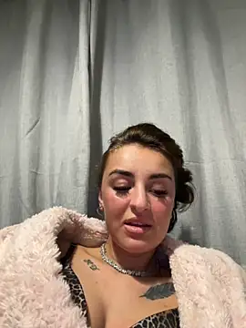 Snapshot of Spicy_Valentina chatting on 11/01/25, 08:46 Spicy Valentina online show from 11/01/25, 08:46