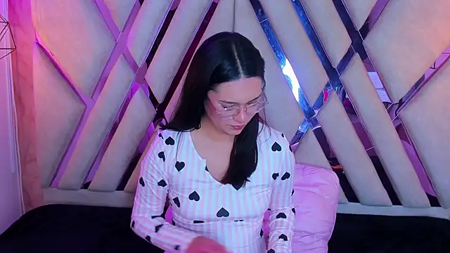 Isa doux online show from 04/26/26, 04:32