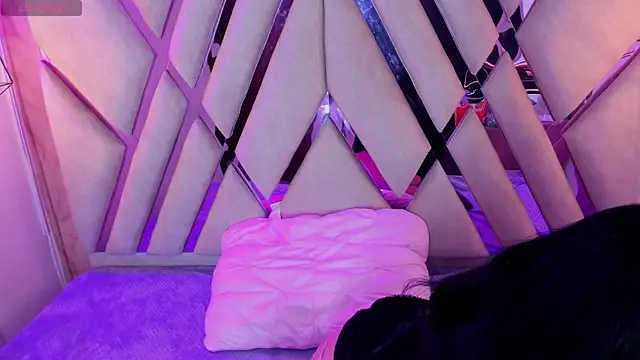 Isa doux online show from 04/11/26, 07:56