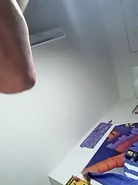 alphacloudGod online show from 10/28/25, 06:12