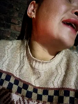 chipu06 online show from 10/24/25, 11:09