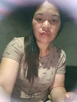 Snapshot of chipu06 chatting on 05/19/26, 10:17 chipu06 online show from 05/19/26, 10:17