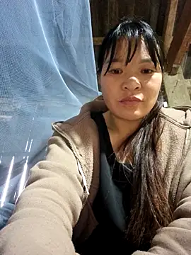 chipu06 online show from 12/18/25, 12:05