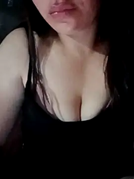 Snapshot of chipu06 chatting on 06/14/26, 05:47 chipu06 online show from 06/14/26, 05:47