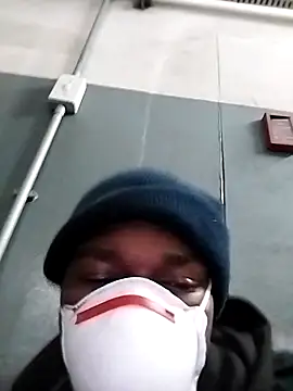 loVbRo1 online show from 11/17/25, 01:42