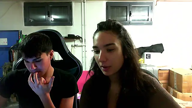 Snapshot of babymelisaaa chatting on 10/20/25, 04:18 babymelisaaa online show from 10/20/25, 04:18