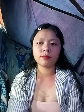 Snapshot of lisa-bae00 chatting on 11/13/25, 10:08 lisa-bae00 online show from 11/13/25, 10:08