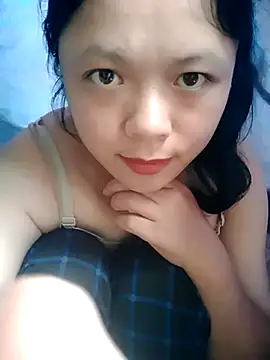 Snapshot of lisa-bae00 chatting on 10/23/25, 09:52 lisa-bae00 online show from 10/23/25, 09:52