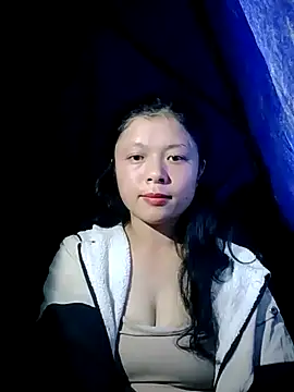 Snapshot of lisa-bae00 chatting on 11/04/25, 10:30 lisa-bae00 online show from 11/04/25, 10:30