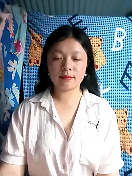 Snapshot of lisa-bae00 chatting on 05/11/26, 01:12 lisa-bae00 online show from 05/11/26, 01:12