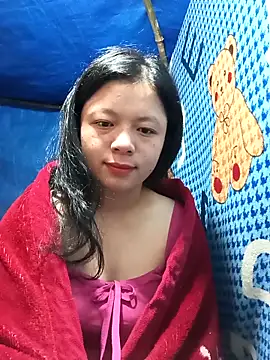 Snapshot of lisa-bae00 chatting on 11/19/25, 10:10 lisa-bae00 online show from 11/19/25, 10:10