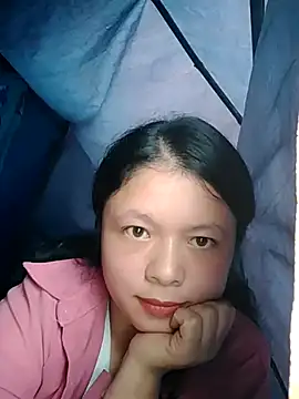 Snapshot of lisa-bae00 chatting on 10/24/25, 10:03 lisa-bae00 online show from 10/24/25, 10:03