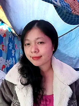 Snapshot of lisa-bae00 chatting on 11/19/25, 03:06 lisa-bae00 online show from 11/19/25, 03:06