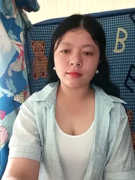 Snapshot of lisa-bae00 chatting on 04/05/26, 01:12 lisa-bae00 online show from 04/05/26, 01:12