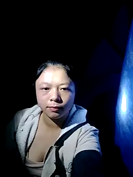 Snapshot of lisa-bae00 chatting on 10/23/25, 09:57 lisa-bae00 online show from 10/23/25, 09:57