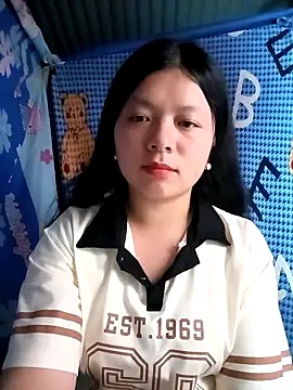 Snapshot of lisa-bae00 chatting on 04/10/26, 02:24 lisa-bae00 online show from 04/10/26, 02:24