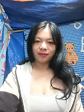 Snapshot of lisa-bae00 chatting on 11/27/25, 10:32 lisa-bae00 online show from 11/27/25, 10:32