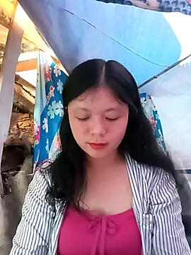 Snapshot of lisa-bae00 chatting on 11/25/25, 03:18 lisa-bae00 online show from 11/25/25, 03:18