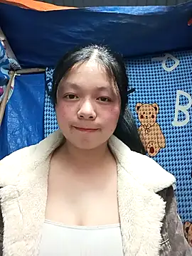 Snapshot of lisa-bae00 chatting on 11/28/25, 11:54 lisa-bae00 online show from 11/28/25, 11:54