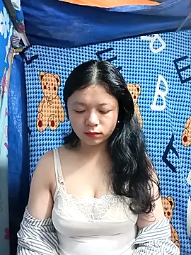 lisa-bae00 online show from 12/21/25, 11:27