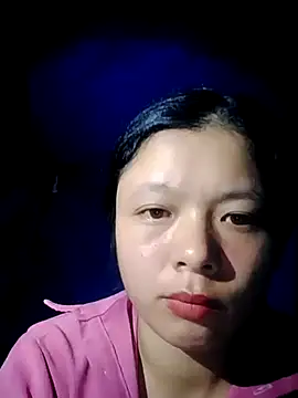 Snapshot of lisa-bae00 chatting on 10/20/25, 03:23 lisa-bae00 online show from 10/20/25, 03:23