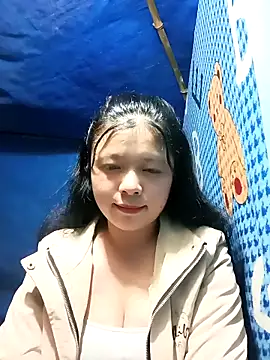 Snapshot of lisa-bae00 chatting on 11/23/25, 12:26 lisa-bae00 online show from 11/23/25, 12:26