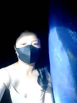 Snapshot of lisa-bae00 chatting on 10/22/25, 09:46 lisa-bae00 online show from 10/22/25, 09:46