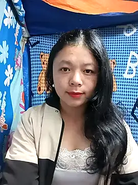 Snapshot of lisa-bae00 chatting on 12/14/25, 11:21 lisa-bae00 online show from 12/14/25, 11:21