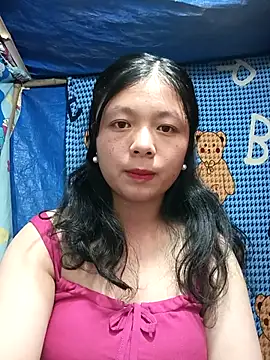 Snapshot of lisa-bae00 chatting on 11/29/25, 10:04 lisa-bae00 online show from 11/29/25, 10:04