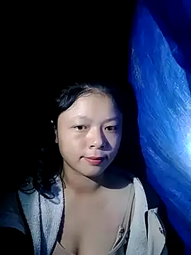 Snapshot of lisa-bae00 chatting on 10/28/25, 10:31 lisa-bae00 online show from 10/28/25, 10:31