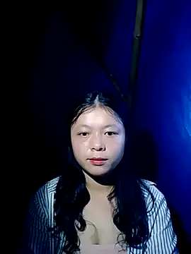 Snapshot of lisa-bae00 chatting on 11/09/25, 10:03 lisa-bae00 online show from 11/09/25, 10:03