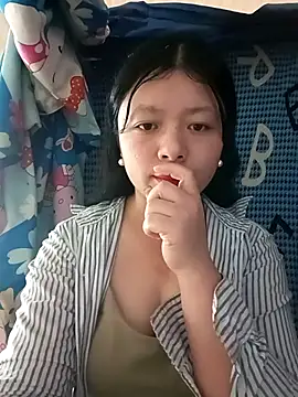 Snapshot of lisa-bae00 chatting on 04/01/26, 01:19 lisa-bae00 online show from 04/01/26, 01:19