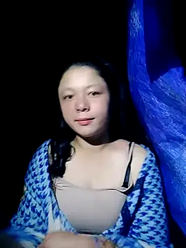 Snapshot of lisa-bae00 chatting on 10/27/25, 10:11 lisa-bae00 online show from 10/27/25, 10:11