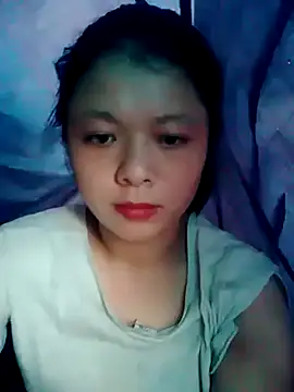 Snapshot of lisa-bae00 chatting on 10/28/25, 10:25 lisa-bae00 online show from 10/28/25, 10:25